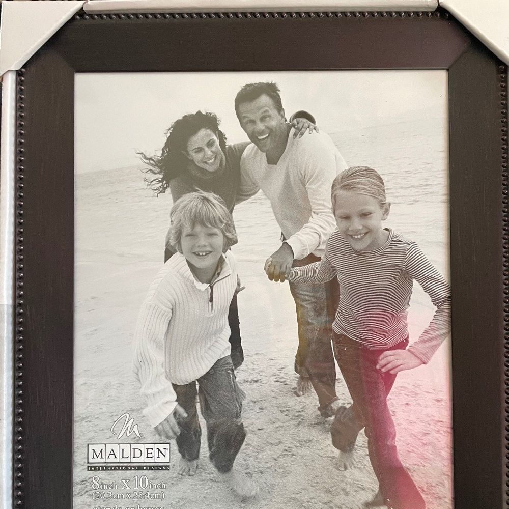 Malden 8" x 10" dark brown frame (NEW)